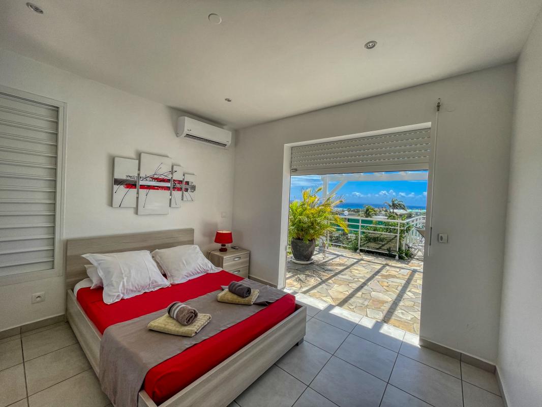 Location villa Rubis 2 chambres 4 personnes vue sur mer piscine à St François en Guadeloupe - chambre 2
